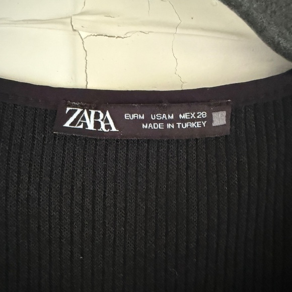 Zara | Size M | Black Ribbed V-Neck Button-Down Top - Picture 6 of 6